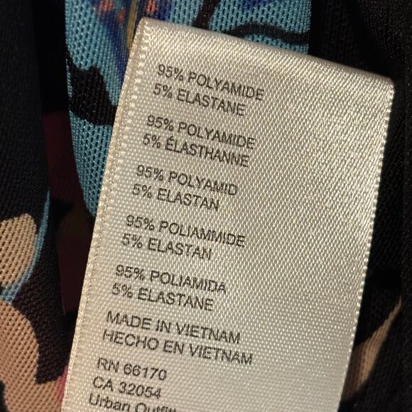 Free People of Paradise Semi Sheer Cropped Floral Top - size Medium - Picture 7 of 8